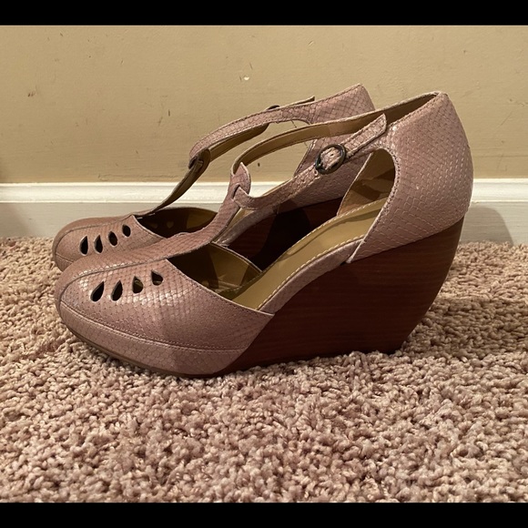 Anthropologie Shuler & Sons Snakeskin wedge. - Picture 2 of 5